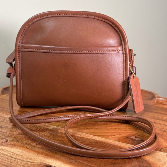 Coach Handbags - Vintage COACH Abbie British Tan Leather Crossbody 9017